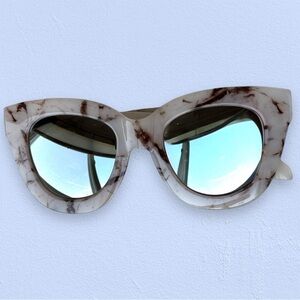 QUAY Australia Oversized Sugar and Spice Ivory Marble Sunglasses